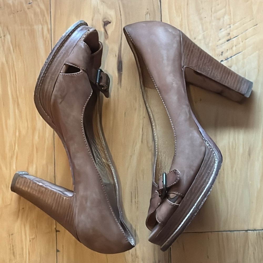 KORS Michael Kors vintage brown bacheta leather crossed open toe platform heels